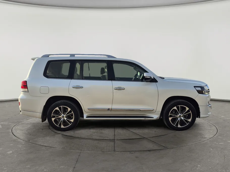 تويوتا لاندكروزر GXR Grand Touring 2020 