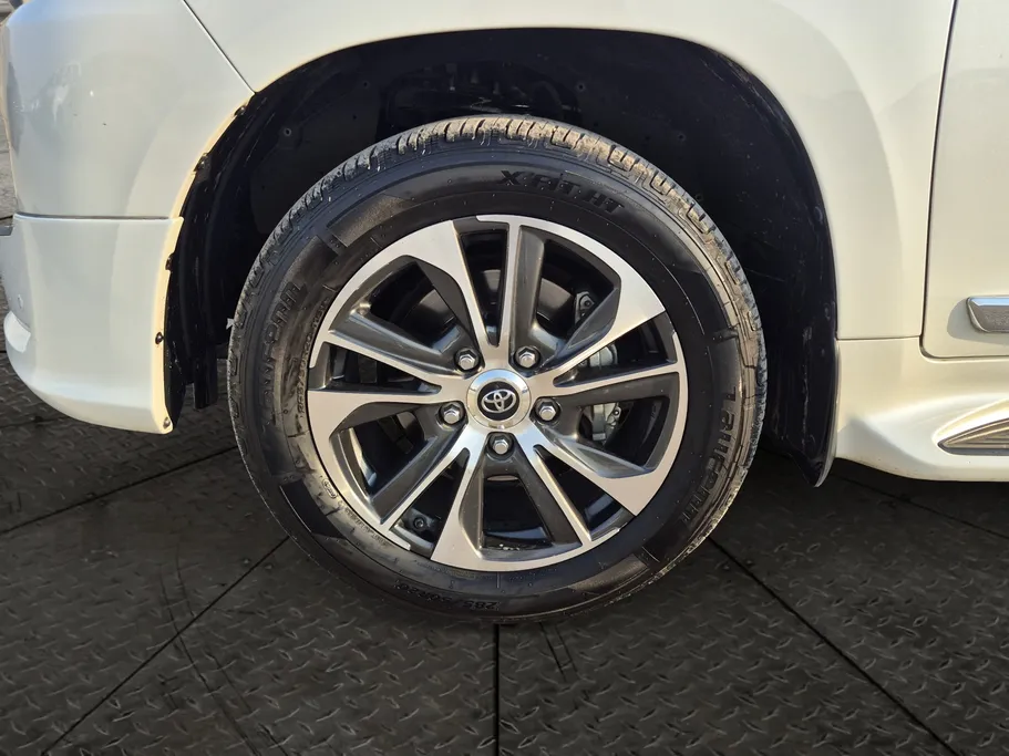 تويوتا لاندكروزر GXR Grand Touring 2020 