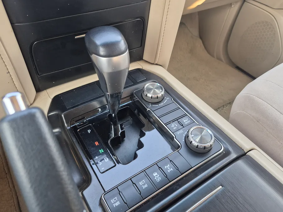 تويوتا لاندكروزر GXR Grand Touring 2020 