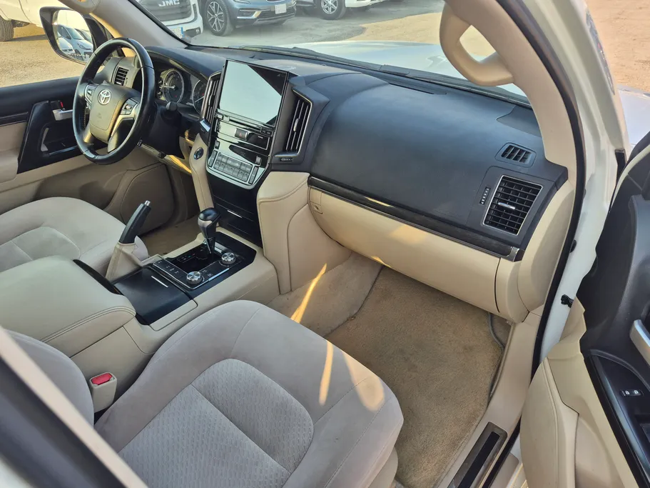 تويوتا لاندكروزر GXR Grand Touring 2020 