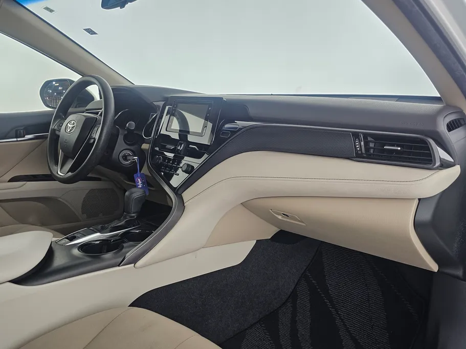 2022 Toyota Camry  LE 