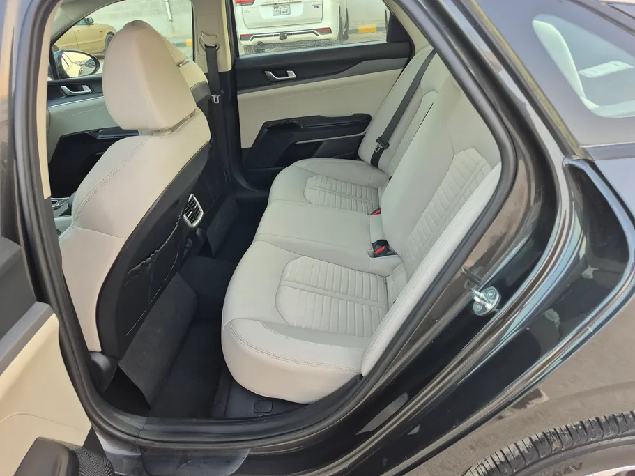 2023 Kia K5 LX 