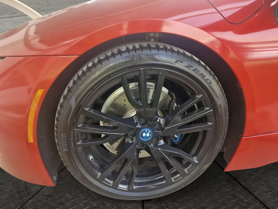 2019 BMW i8  