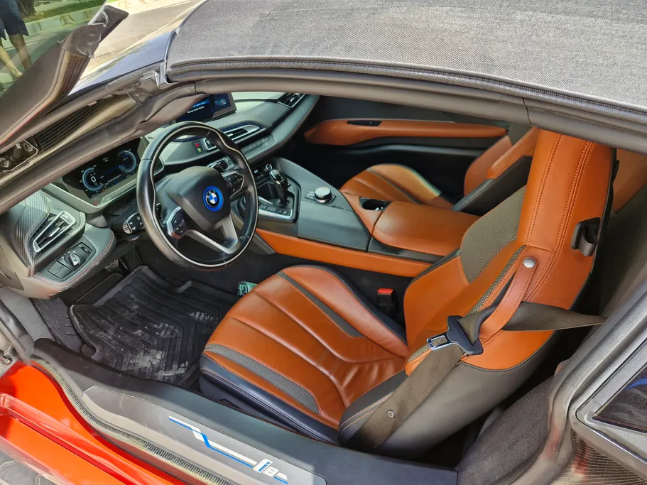 2019 BMW i8  