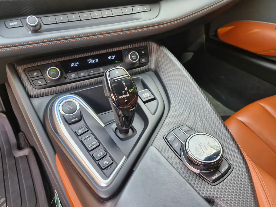 2019 BMW i8  
