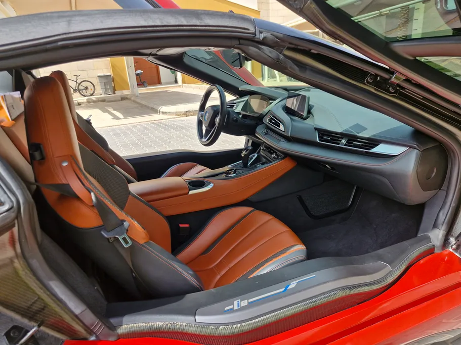 2019 BMW i8  