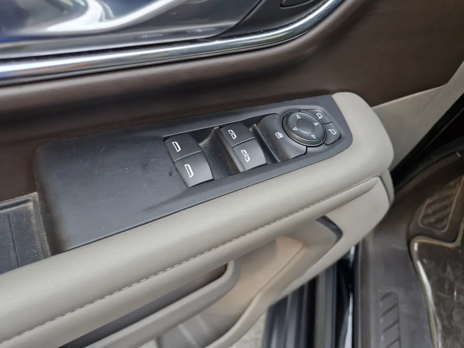 2024 GMC Yukon SLE 