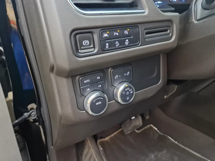2024 GMC Yukon SLE 