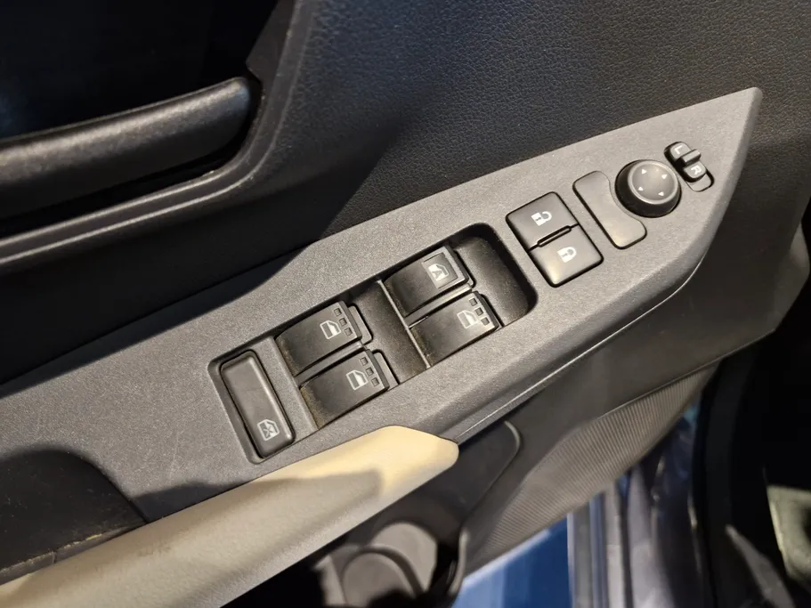 2023 Toyota Yaris  Y 