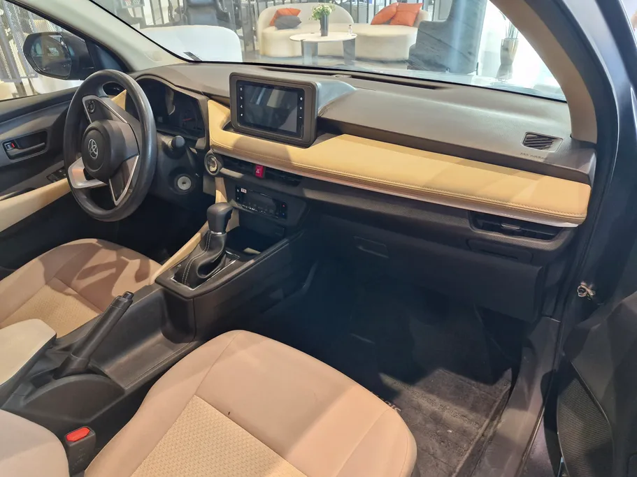 2023 Toyota Yaris  Y 