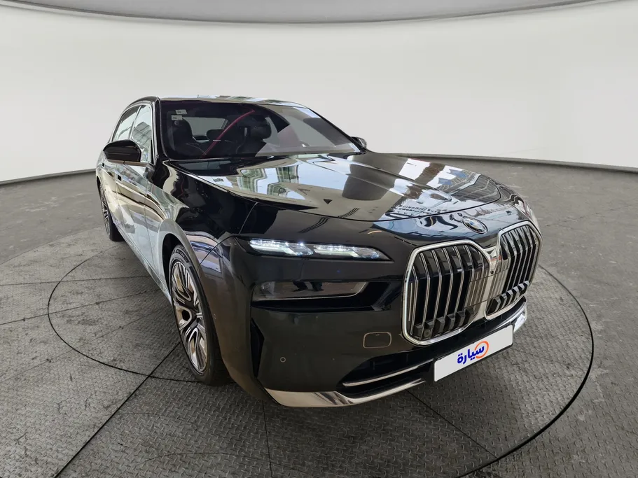 بي ام دبليو الفئة السابعة 735i 2024 