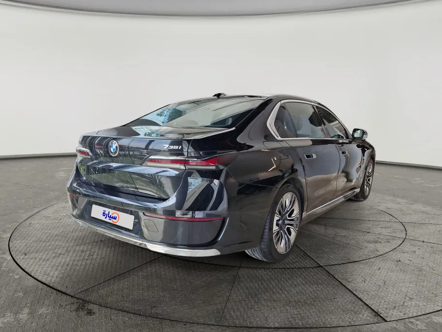 بي ام دبليو الفئة السابعة 735i 2024 
