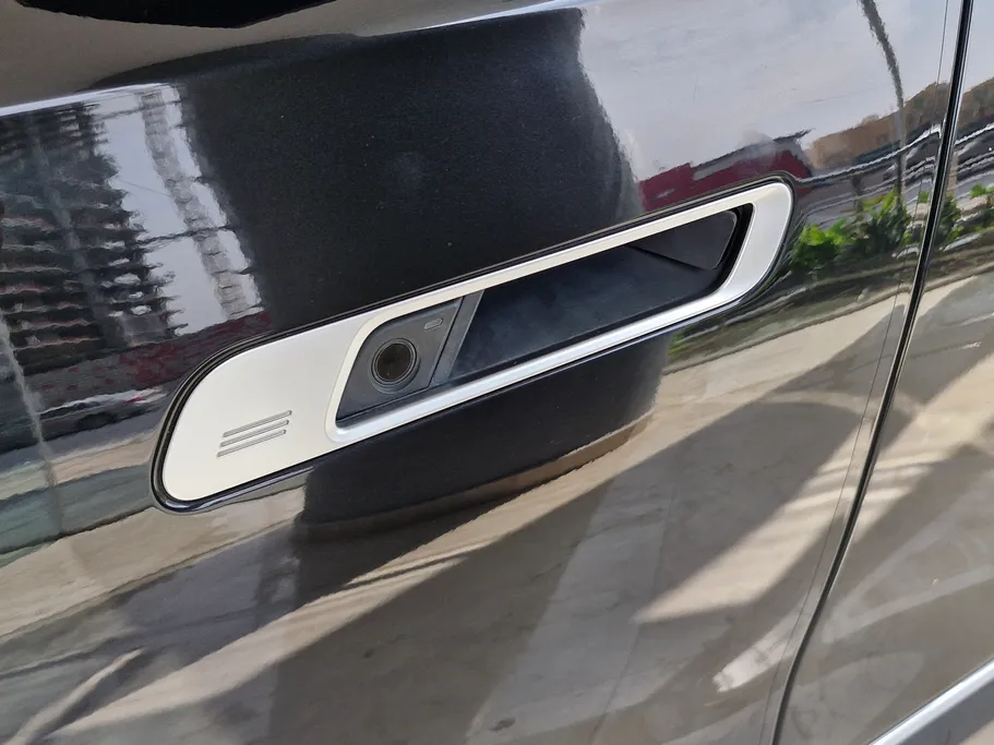 بي ام دبليو الفئة السابعة 735i 2024 