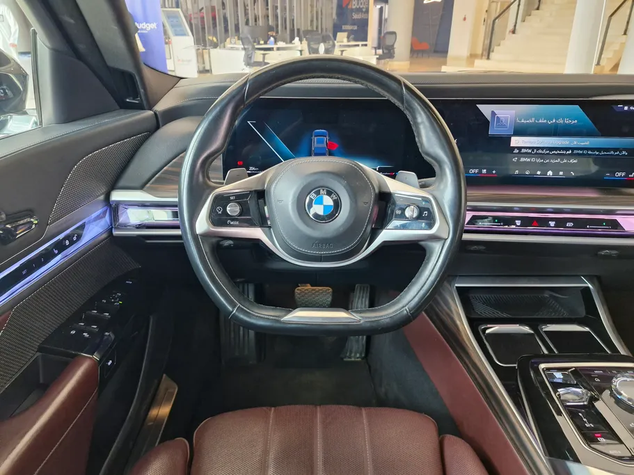 بي ام دبليو الفئة السابعة 735i 2024 