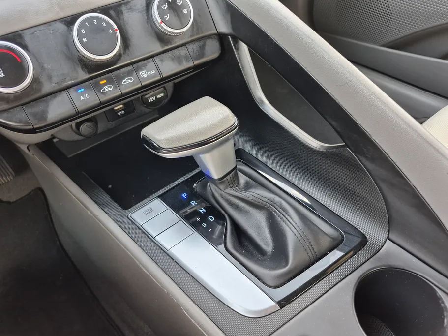 2023 Hyundai Elantra Fleet 