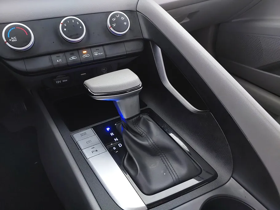 2024 Hyundai Elantra Fleet 