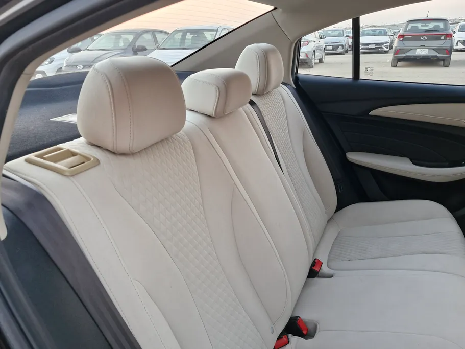 2022 MG 5 STD 
