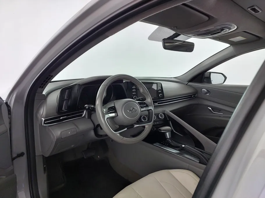 2023 Hyundai Elantra Smart Plus 