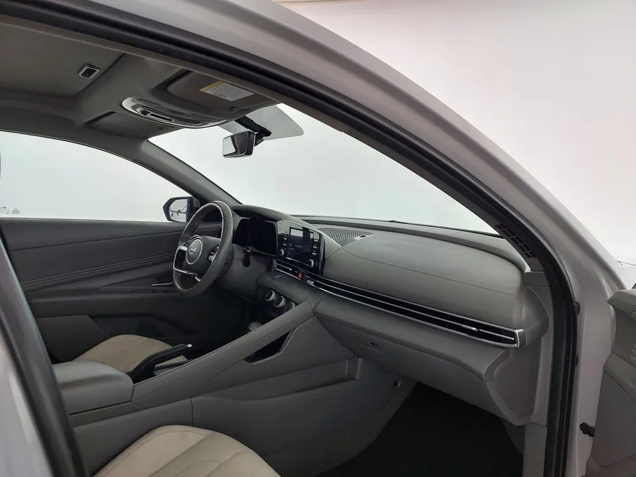 2023 Hyundai Elantra Smart Plus 