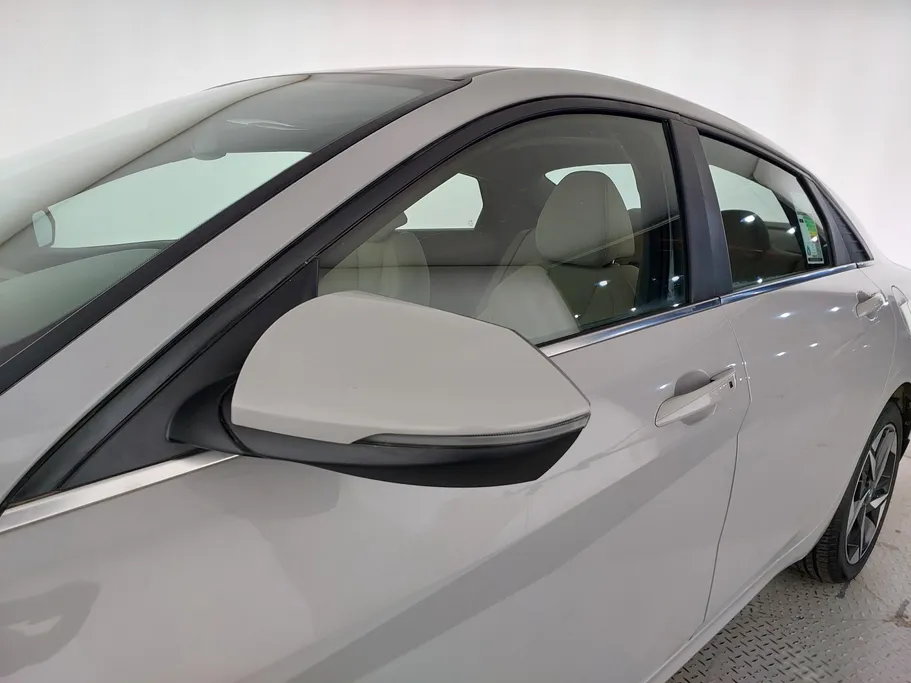 2023 Hyundai Elantra Smart Plus 
