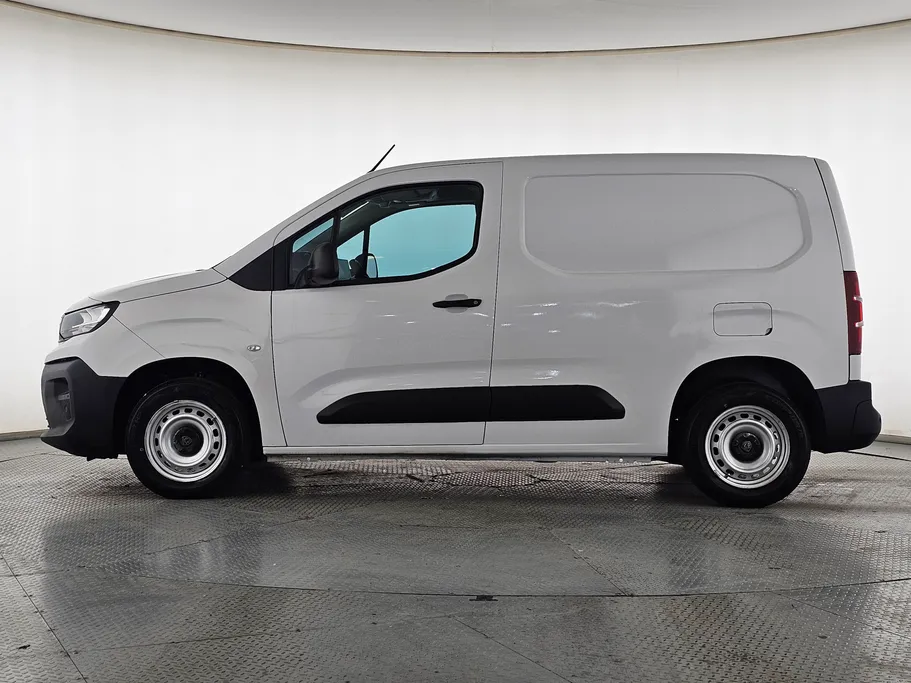 بيجو بارتنر Short van 2025 