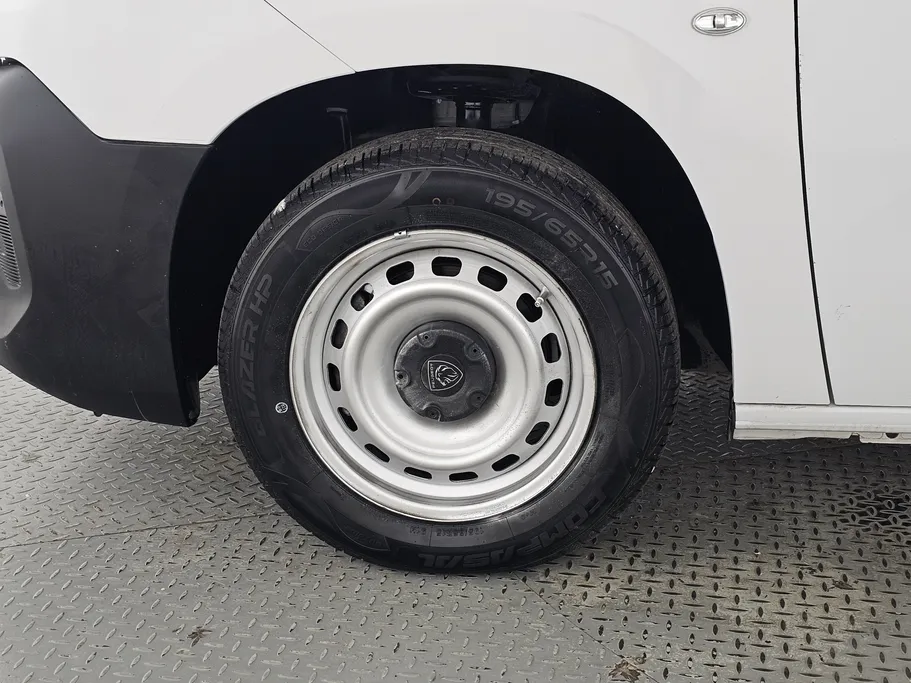 بيجو بارتنر Short van 2025 