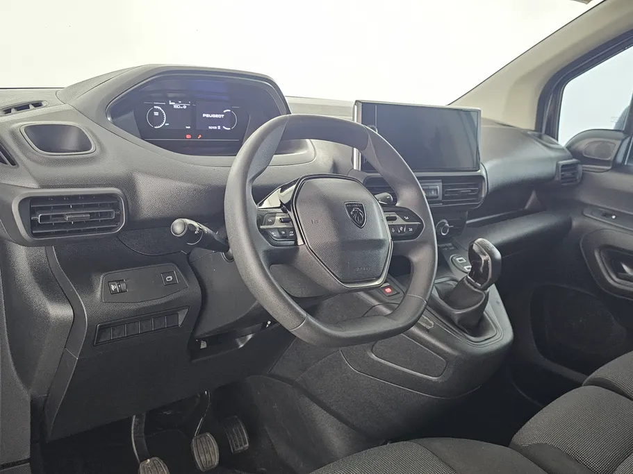 بيجو بارتنر Short van 2025 