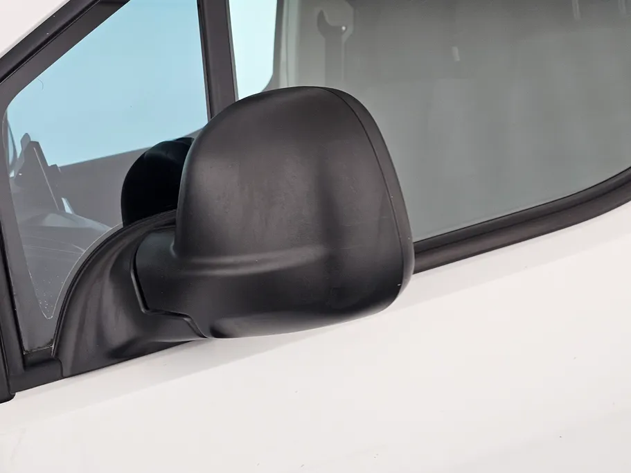 بيجو بارتنر Short van 2025 