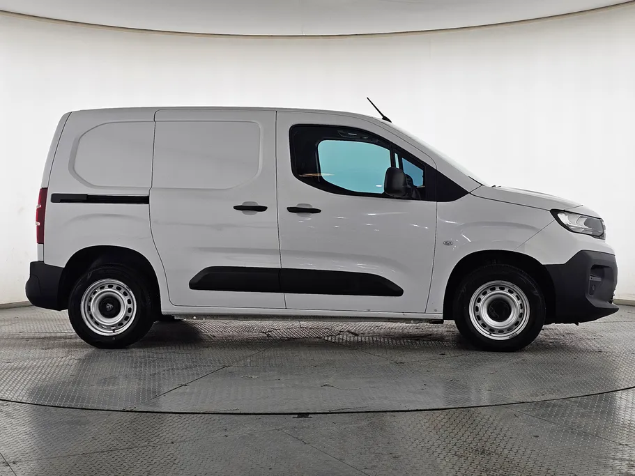 بيجو بارتنر Short van 2025 