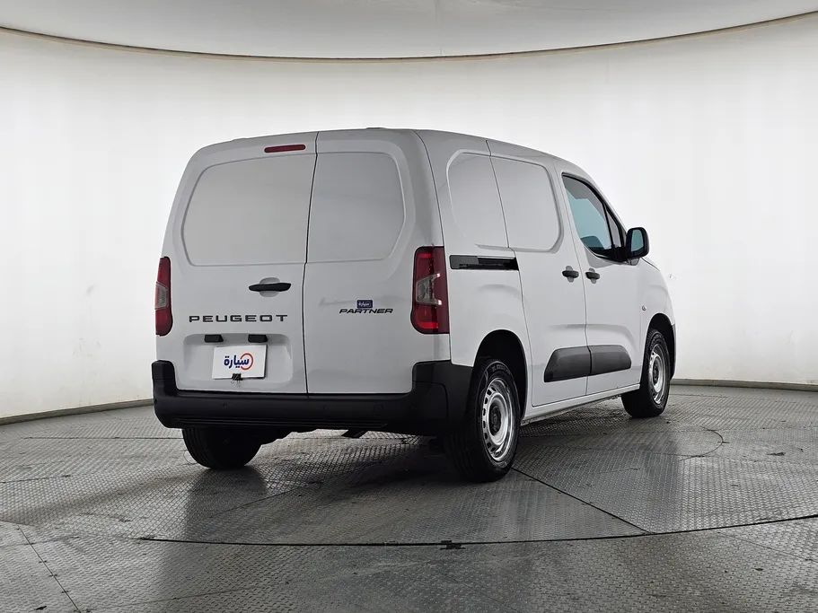 بيجو بارتنر Short van 2025 