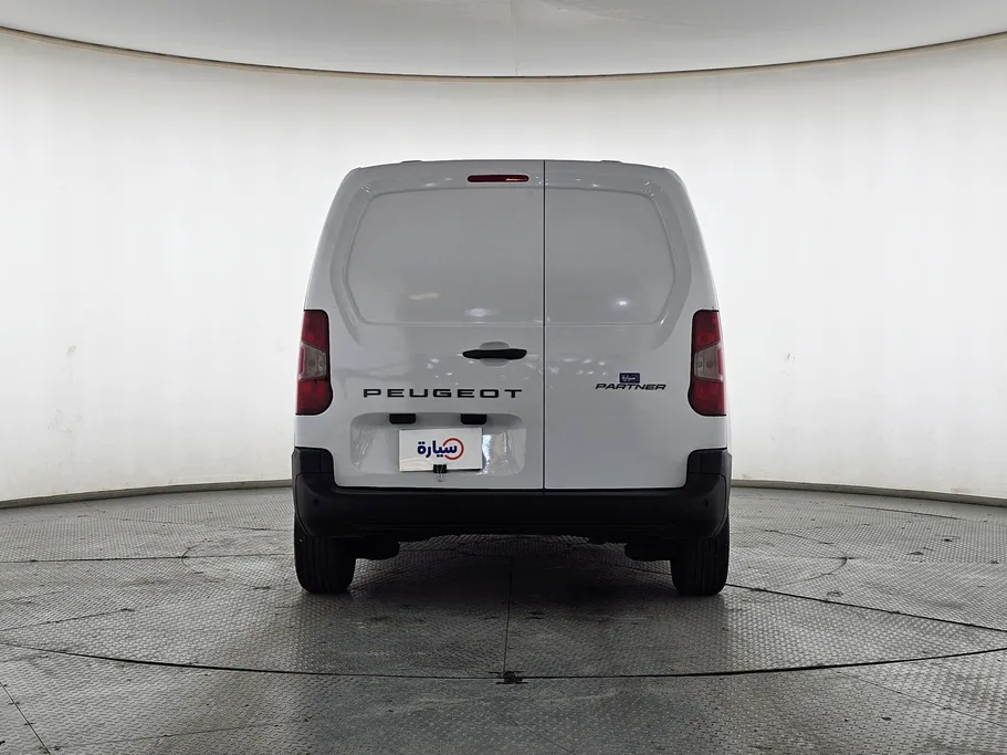 بيجو بارتنر Short van 2025 