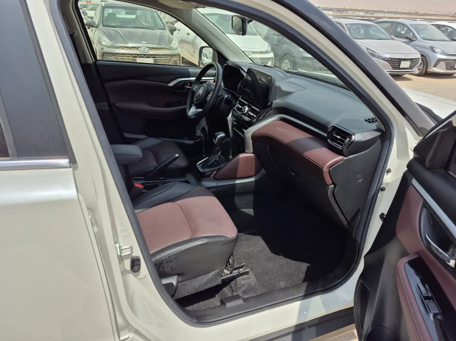 2025 Toyota Urban Cruiser GLX 