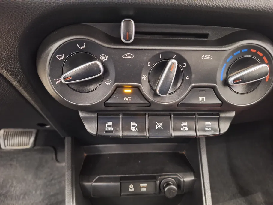 2023 Kia Pegas LX 
