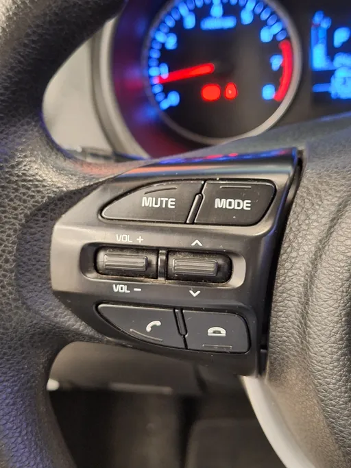 2023 Kia Pegas LX 