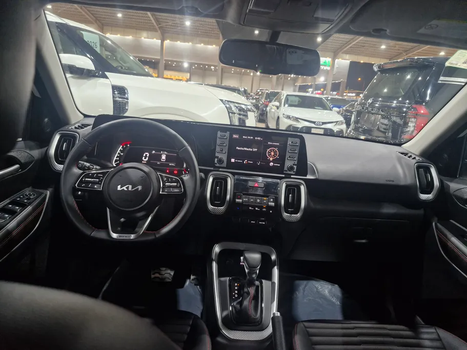 2023 Kia SONET EX 