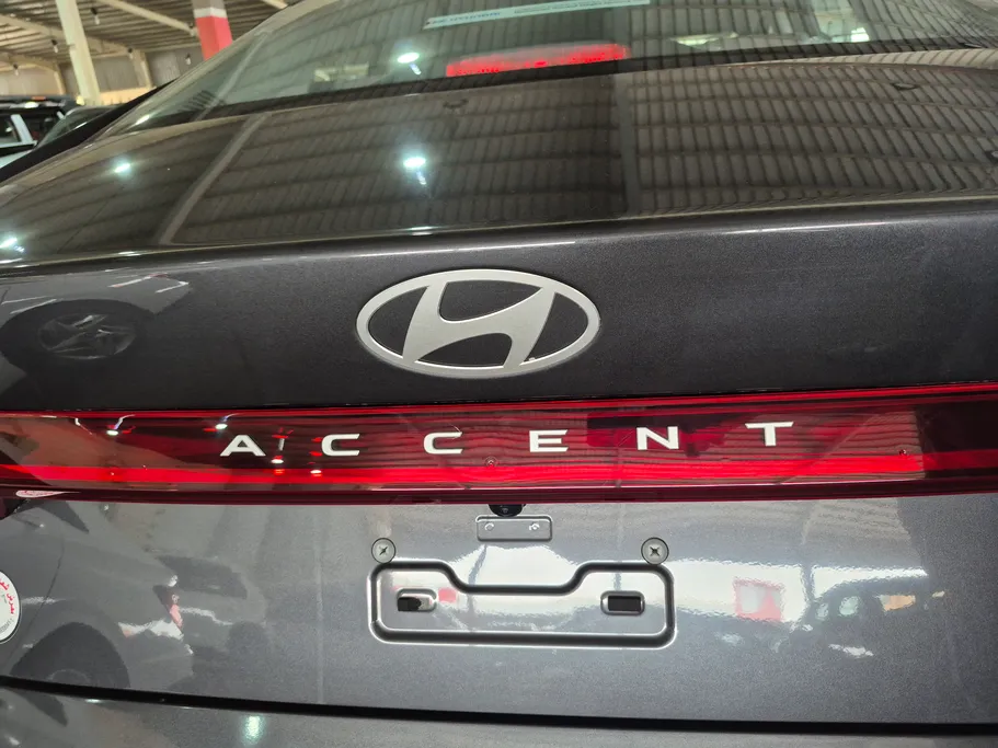 2025 Hyundai Accent Smart 