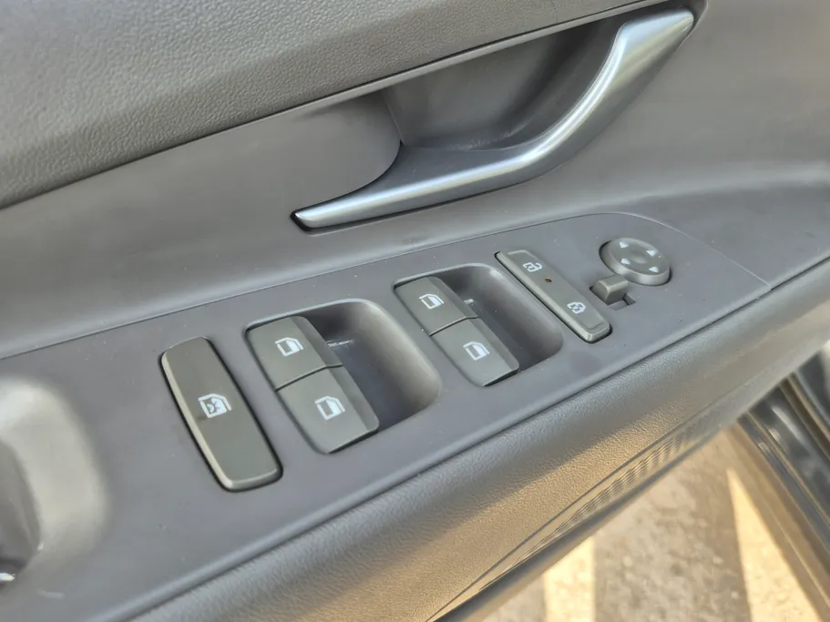2025 Hyundai Elantra Fleet 