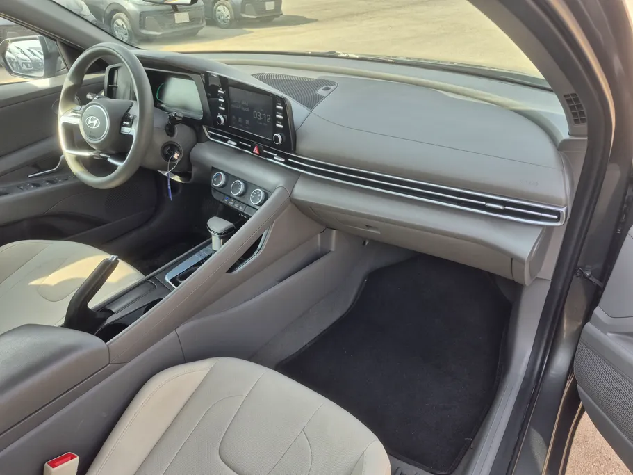2025 Hyundai Elantra Fleet 