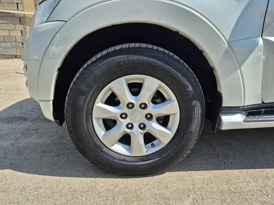 ميتسوبيشي باجيرو GLS 4Doors 2019 