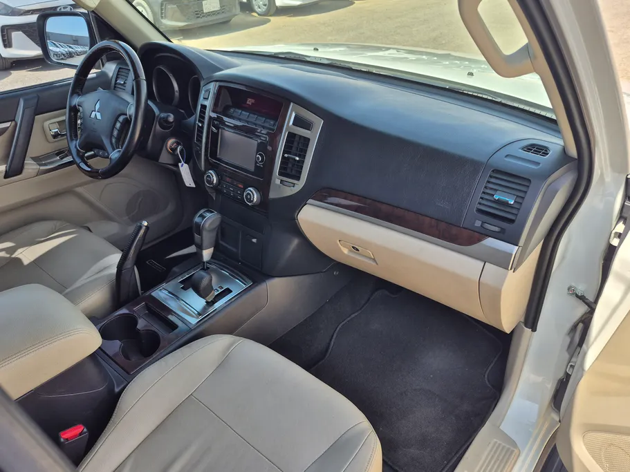 ميتسوبيشي باجيرو GLS 4Doors 2019 