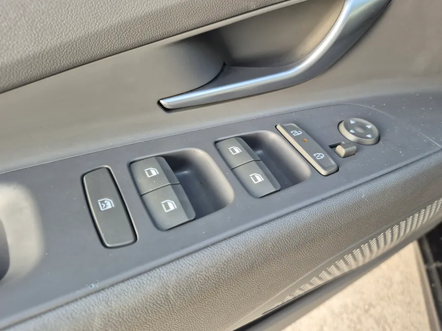 2025 Hyundai Elantra Fleet 