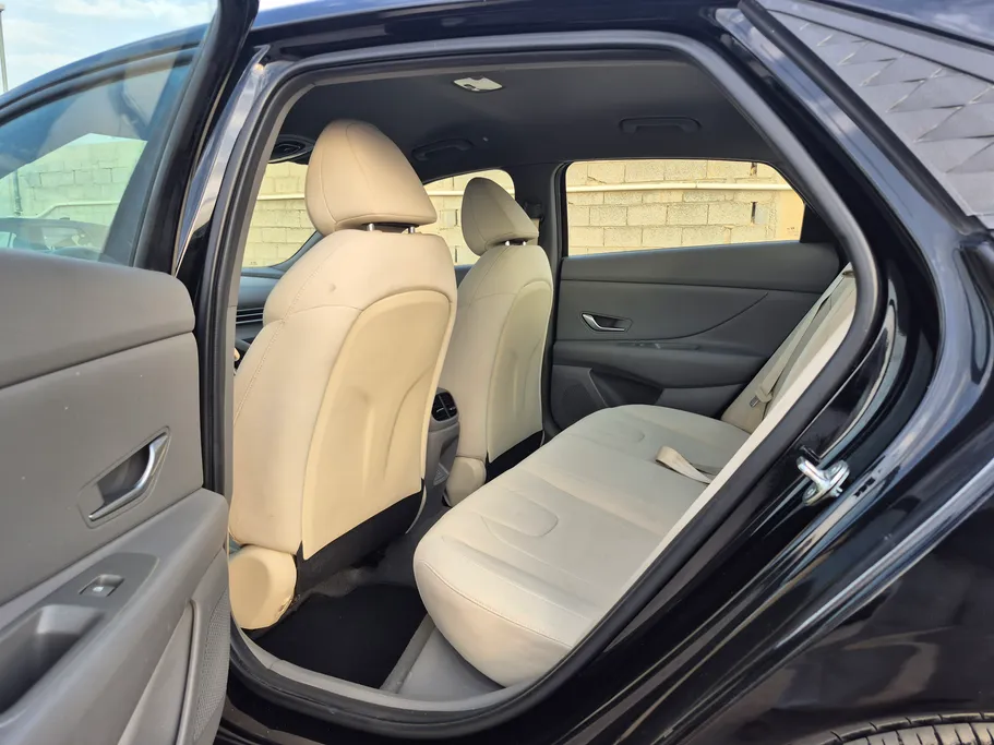 2025 Hyundai Elantra Fleet 