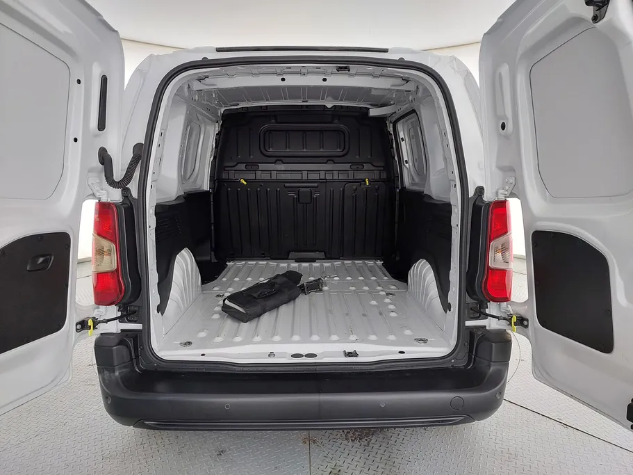 2025 Peugeot Partner Short van 