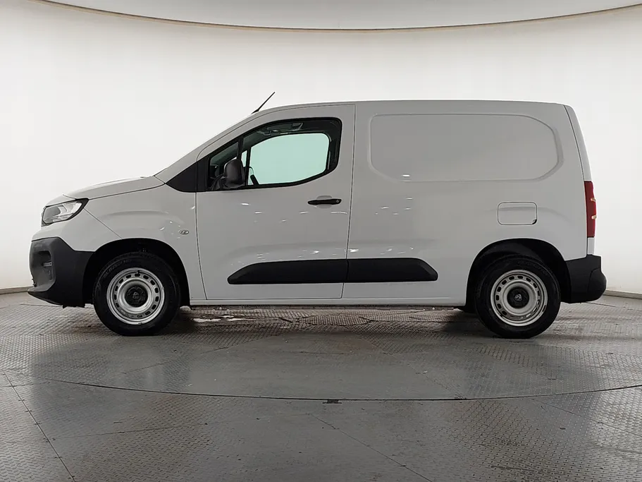 2025 Peugeot Partner Short van 