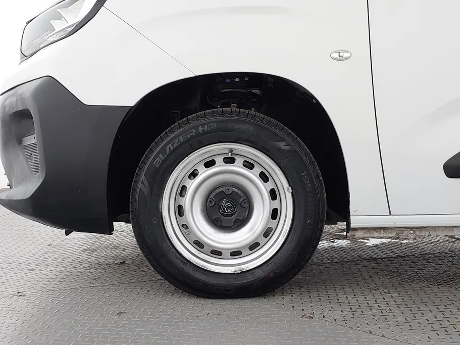 2025 Peugeot Partner Short van 