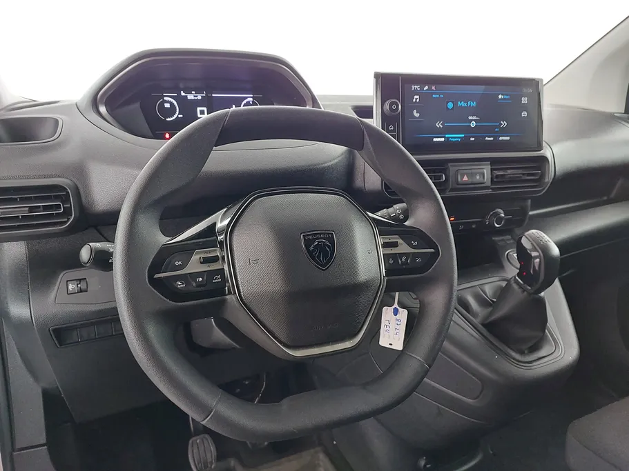 2025 Peugeot Partner Short van 
