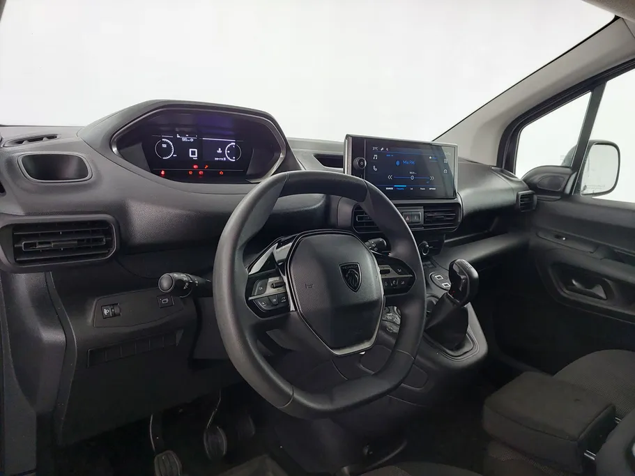 2025 Peugeot Partner Short van 