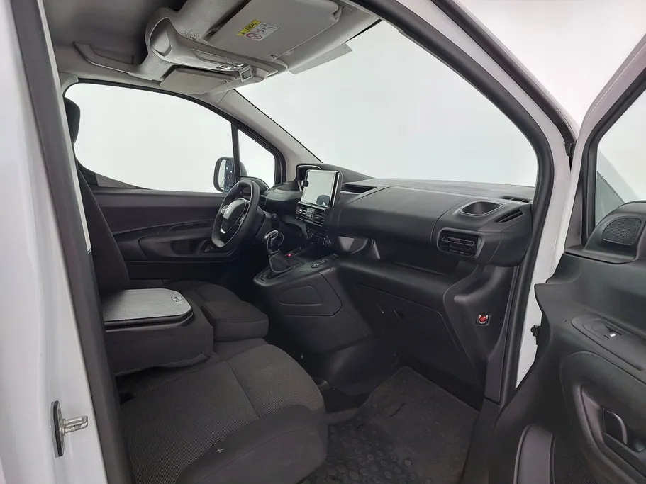 2025 Peugeot Partner Short van 
