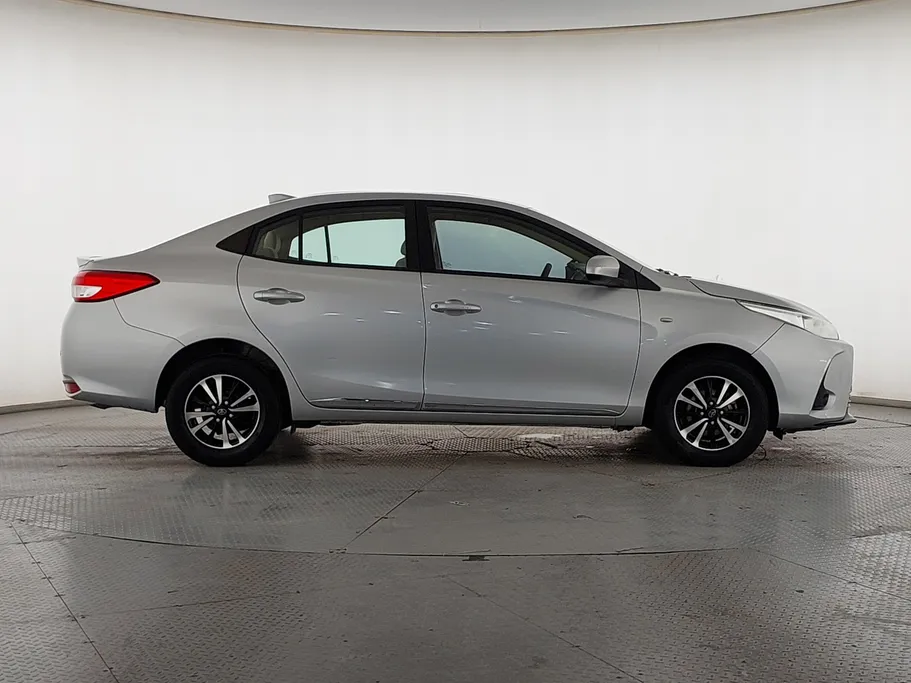 2022 Toyota Yaris  Y Plus 