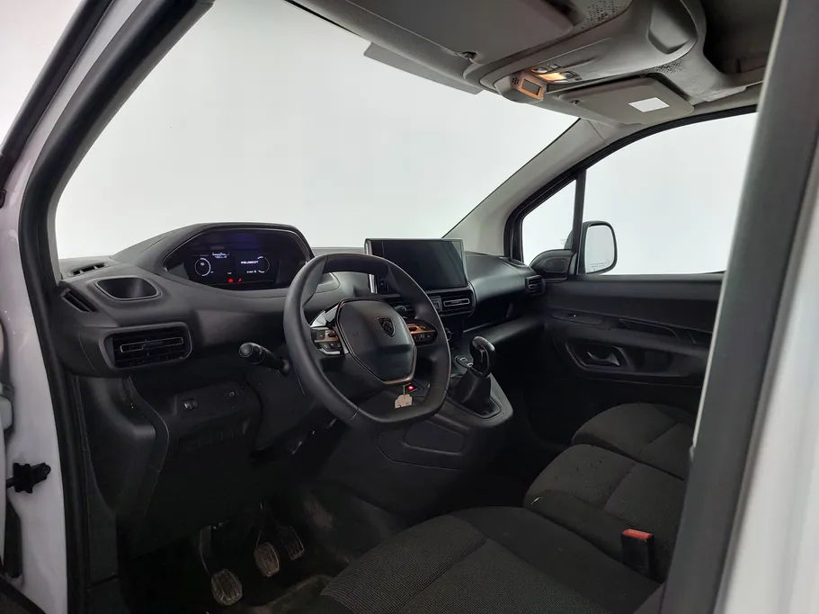 بيجو بارتنر Short van 2025 